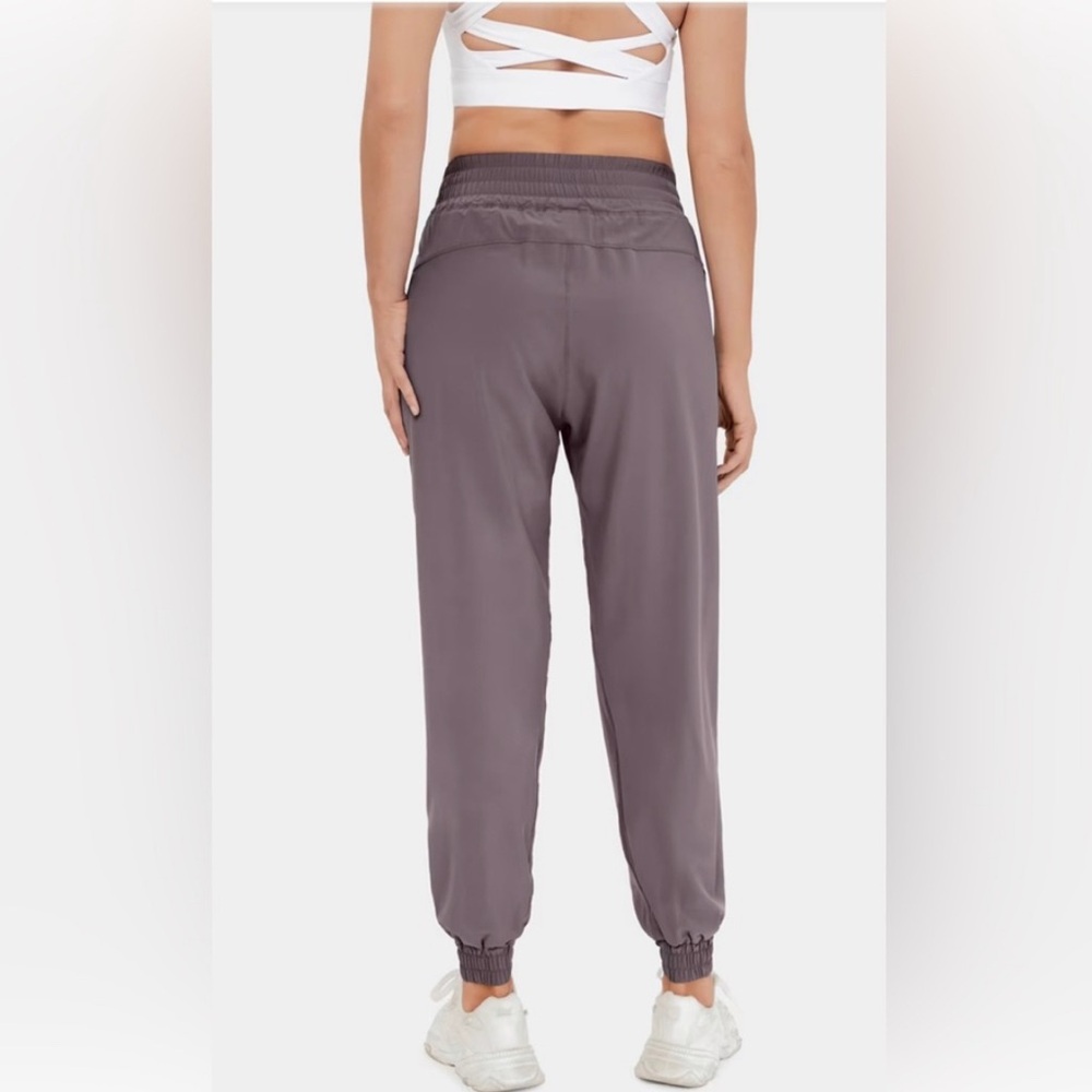 NWT Halara High Waisted Elastic waistband Plain Casual Joggers, Size XS (2-4) - Picture 2 of 6